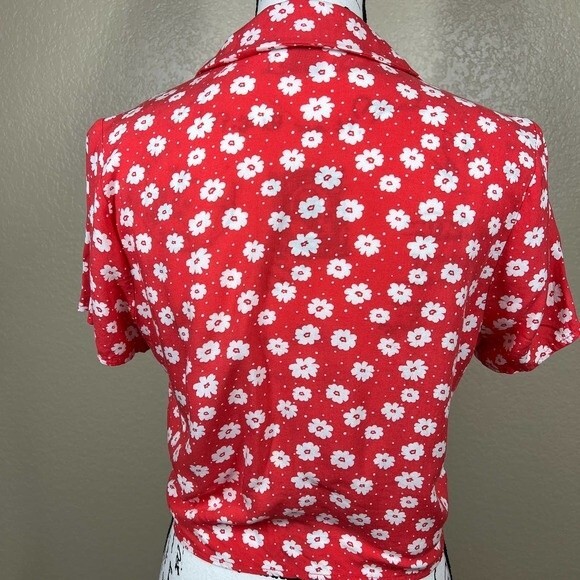 Forever 21 red crop top women floral button up short sleeve size M - Picture 9 of 11